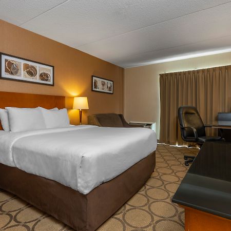 Comfort Inn Pickering Exteriör bild