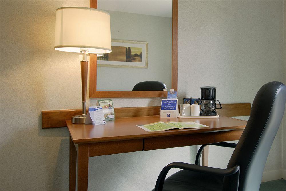 Comfort Inn Pickering Exteriör bild