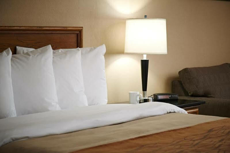 Comfort Inn Pickering Exteriör bild